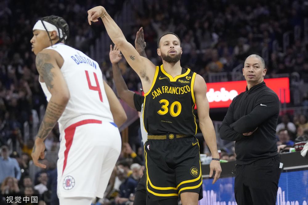 球衣设计中 球衣设计中